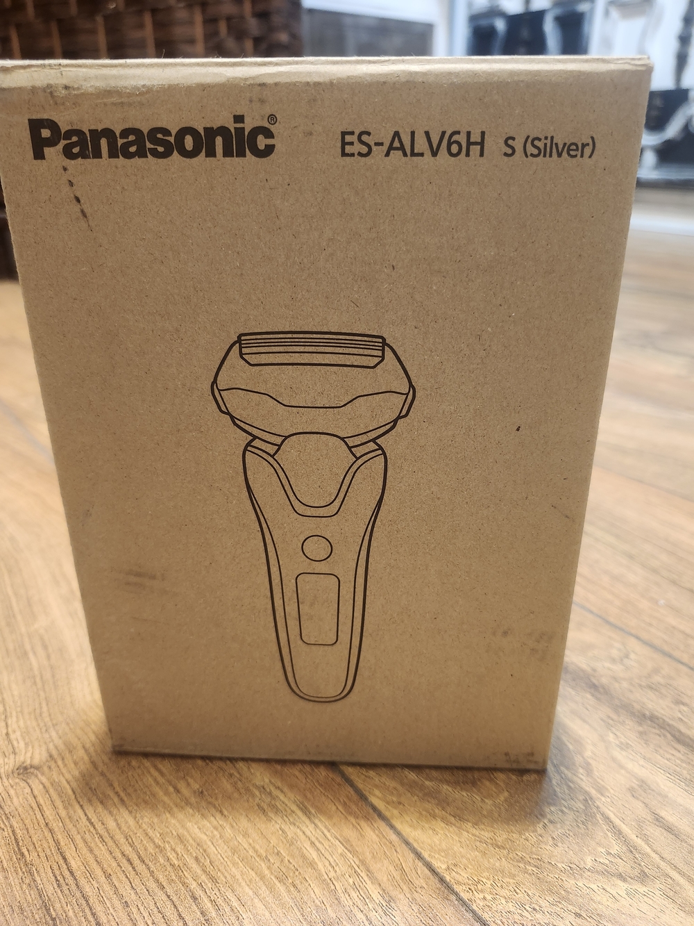 Panasonic Silver Rechargeable Foil Shaver with Travel Case - Picture 4 of 4